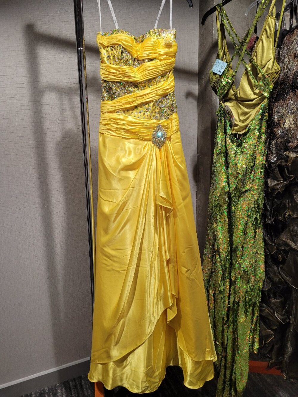 Karishma 3255 Size 2 Yellow Prom Dress